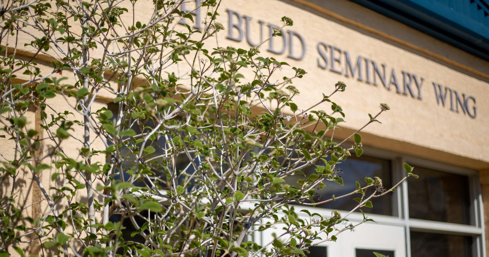 Briercrest Seminary to Continue Online Through April 2022